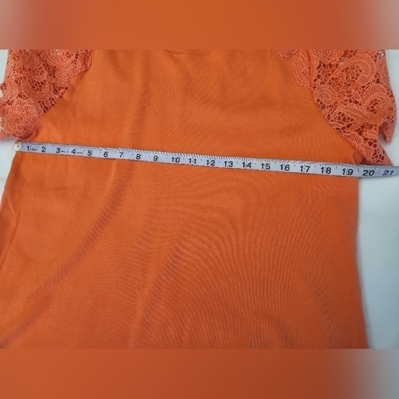 Isaac Mizrahi Women's Orange Lace shoulder and Sleeve Top. Short Leave. Size L - Picture 8 of 11